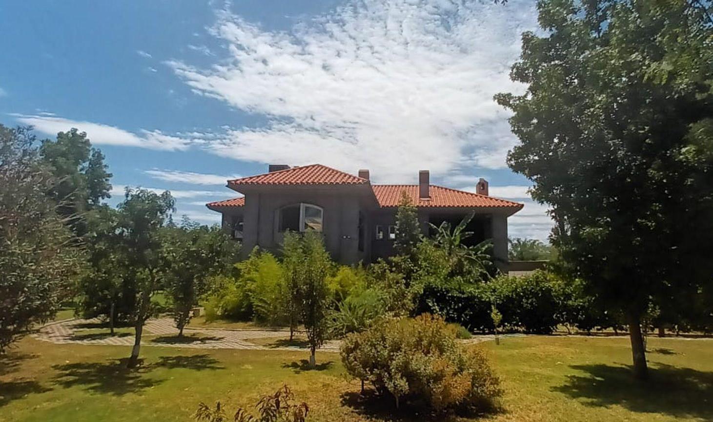 Foto de Casa de categoría-4 dorm en venta Gllén-parquizado, imagen 2