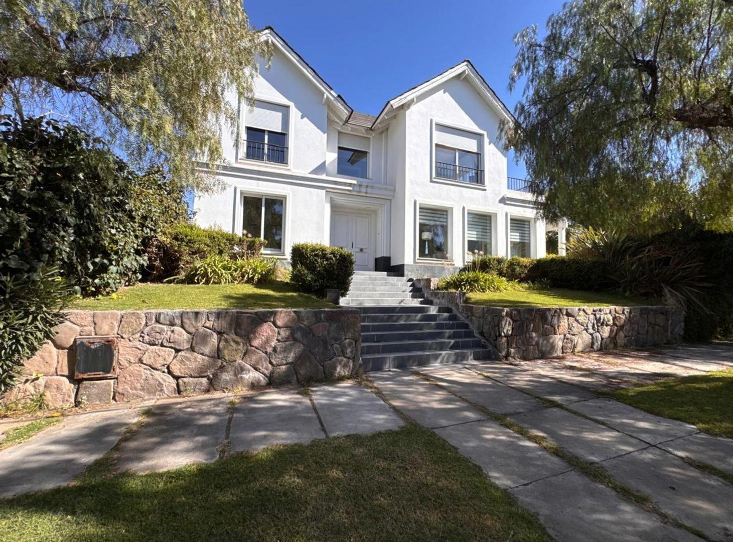 Foto de Venta casa B° Dalvian Ciudad Mendoza, imagen 1