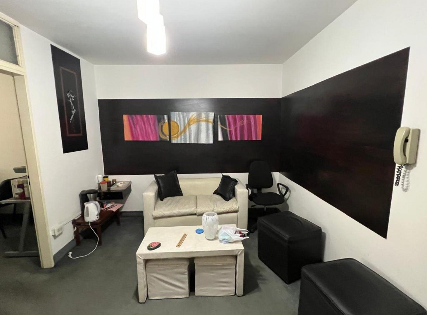Foto de Venta oficina zona tribunales 2 privados 1 baño, imagen 1