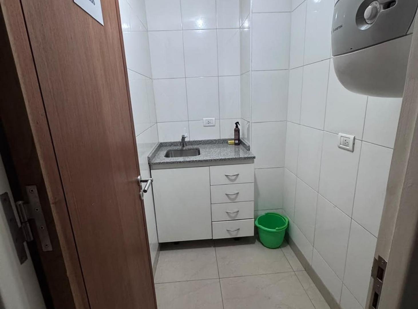 Foto de Oficina en alquiler Av. San Martin, Mendoza, imagen 5