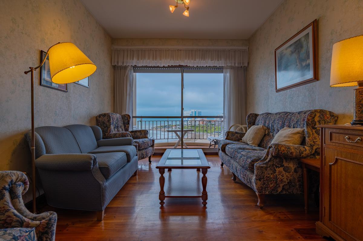 Foto de Apartamento de 3 ambientes escritorio/living. Suite. Cochera cubierta., imagen 2