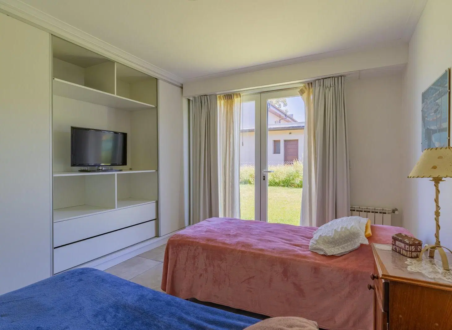 Alquiler -Casa 4 ambientes-Garaje- Barrio Privado-Las Prunas 5