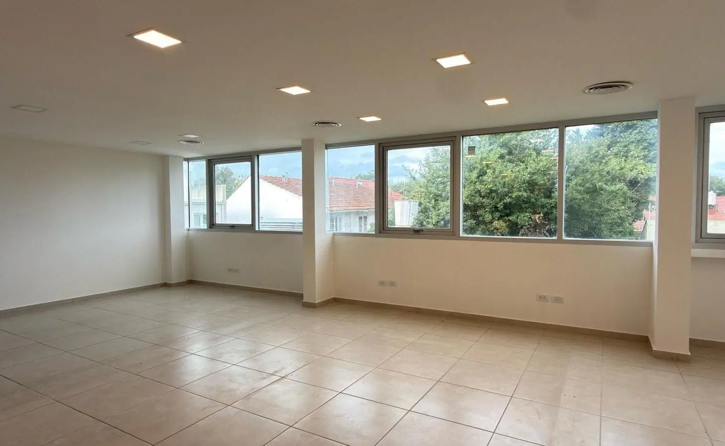 Oficina-baño-vidriada-contrafrente-Parque Luro 4