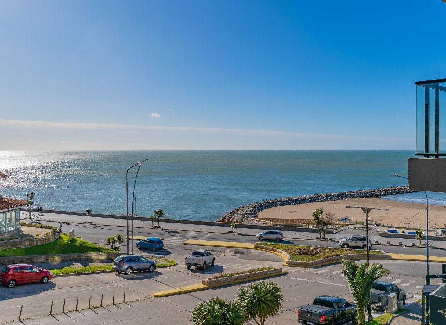 Foto de Departamento-4 ambientes-balcón-cochera-baulera-Varese, imagen 2