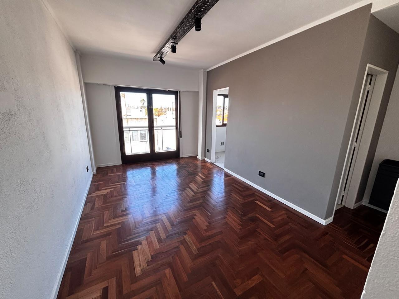 Foto de departamentp-2 ambientes-balcón-frente-chauvín, imagen 1
