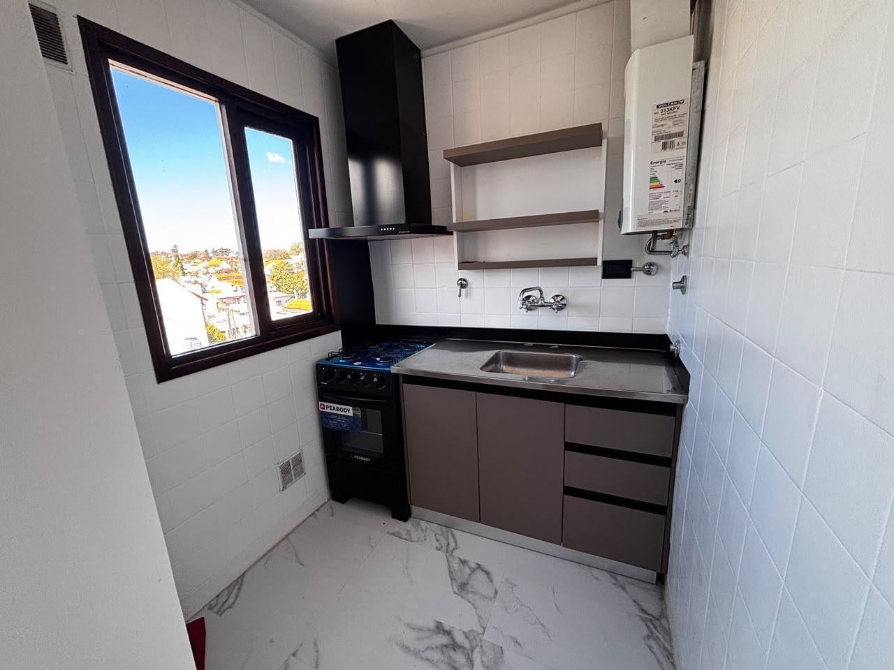 Foto de departamentp-2 ambientes-balcón-frente-chauvín, imagen 2