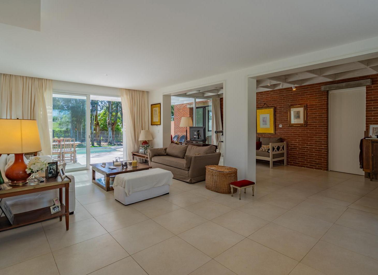 Foto de Chalet-Moderno-Piscina-Parque-Barrancas de San Benito, imagen 3