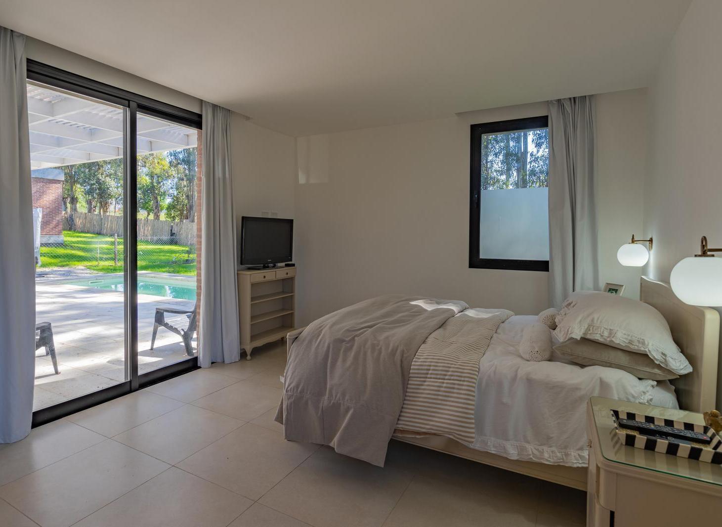 Foto de Chalet-Moderno-Piscina-Parque-Barrancas de San Benito, imagen 4