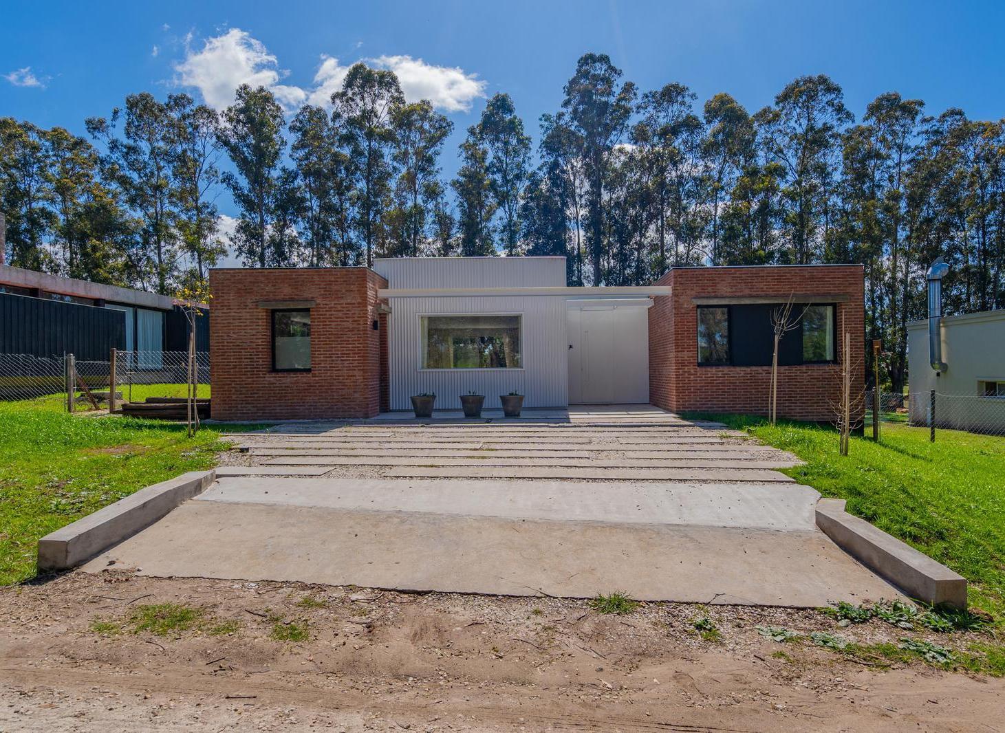 Foto de Chalet-Moderno-Piscina-Parque-Barrancas de San Benito, imagen 2