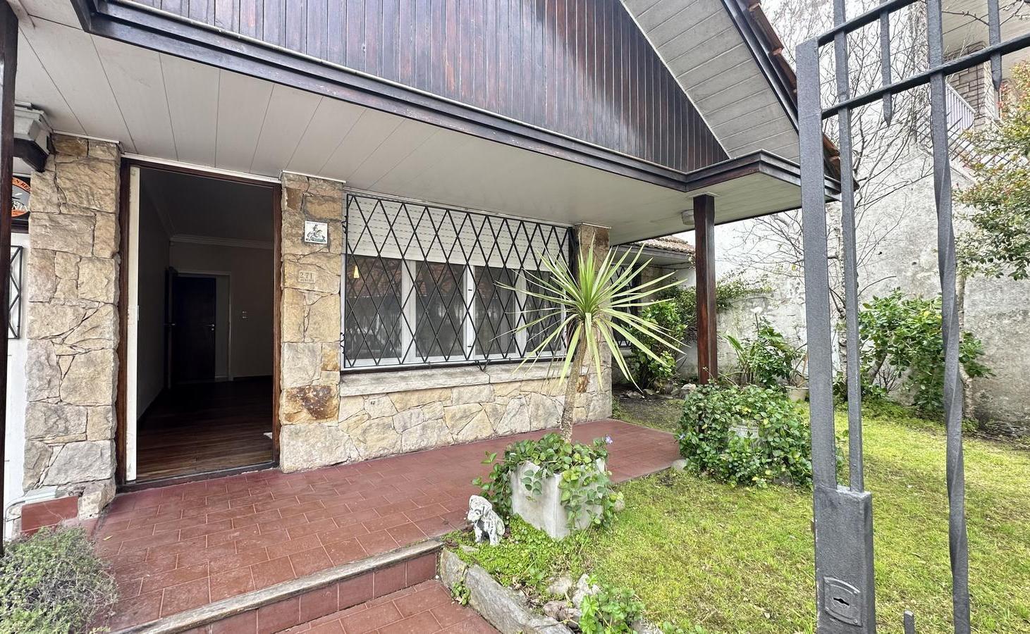 Foto de Chalet-5 ambientes-jardín-Stella Marís/Los Troncos, imagen 1