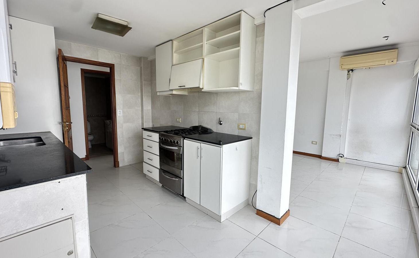 Foto de Departamento-tres ambientes-cochera-Plaza Mitre, imagen 4