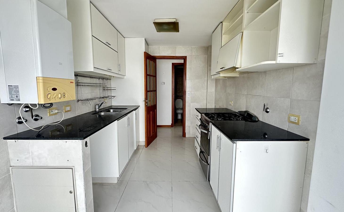 Foto de Departamento-tres ambientes-cochera-Plaza Mitre, imagen 5