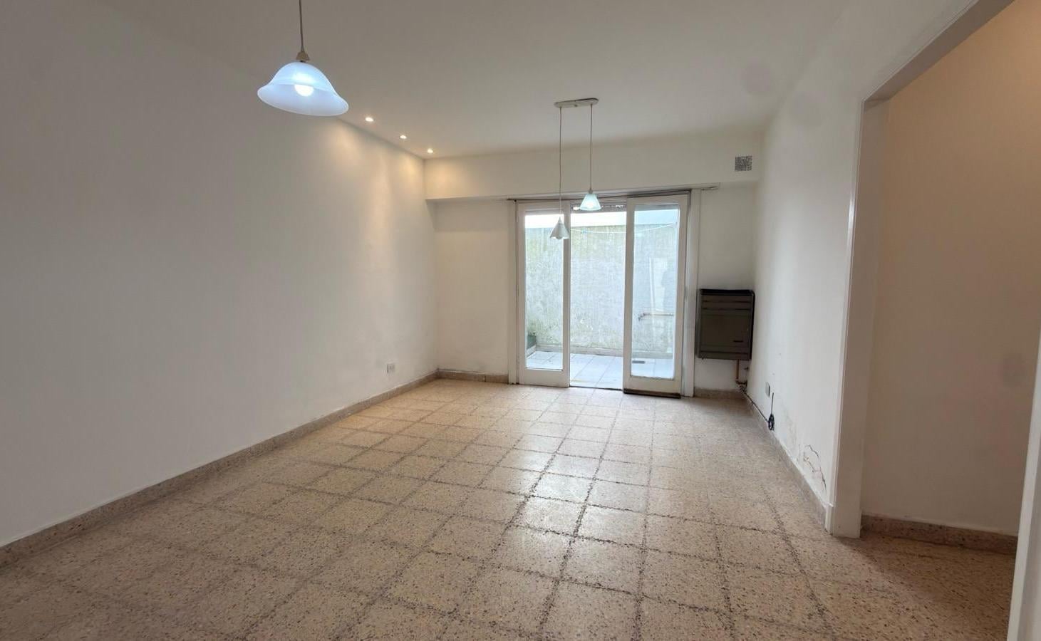 Foto de Departamento-2 ambientes-patio-Planta baja-chauvín, imagen 1