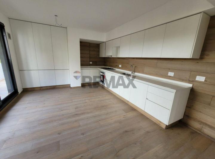 VENTA DTO 5 AMB C/BCON TERRAZA. Posesión inmediata 3