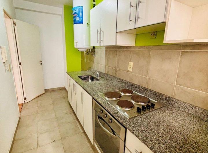 Alquiler Depto 2 Amb Cocina Separad y Pileta Moron 5