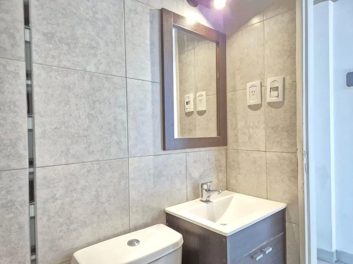 VENTA Monoambiente con balcón-Balvanera 5