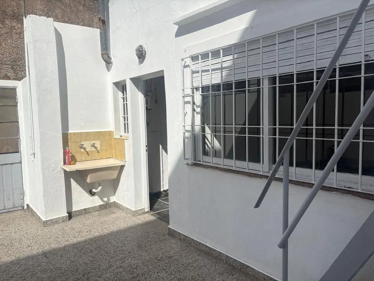 Venta de PH 3 ambientes con  patio. Apto Crédito 4