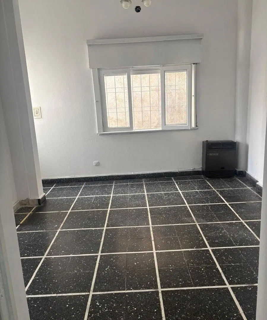 Venta de PH 3 ambientes con  patio. Apto Crédito 2