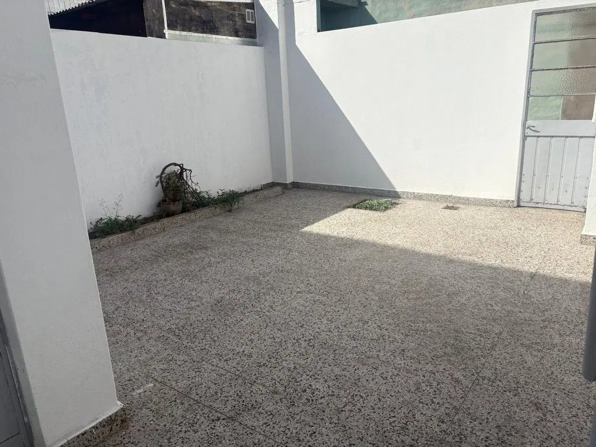 Venta de PH 3 ambientes con  patio. Apto Crédito 5