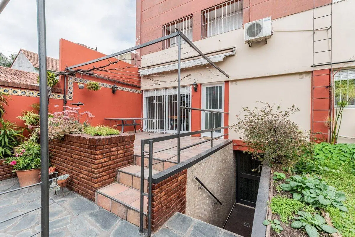 Excelente chalet 5 amb. en Barrio Güemes, Haedo 5