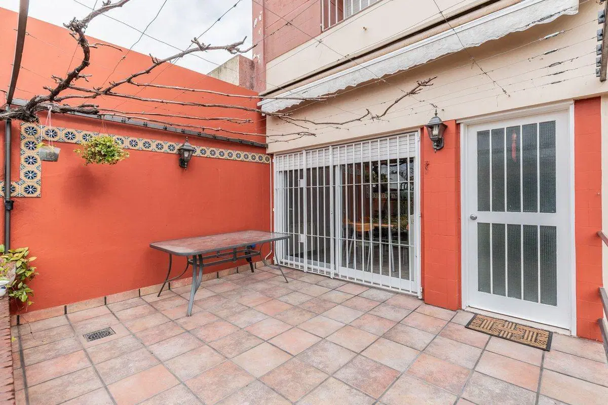 Excelente chalet 5 amb. en Barrio Güemes, Haedo 3