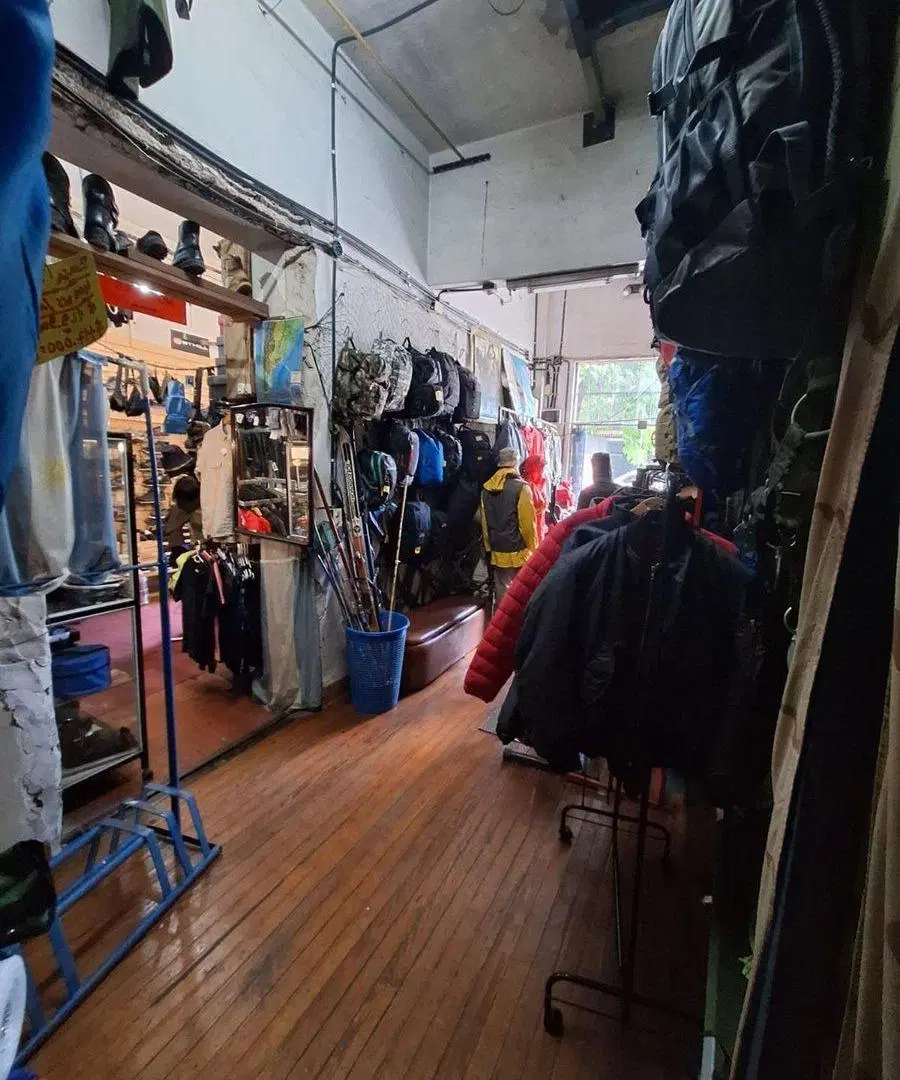 Local comercial con 2 loft y 1 dpto, en avenida. 3