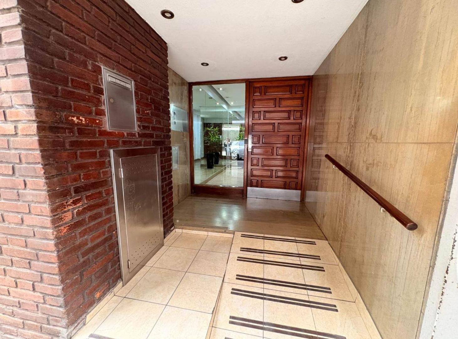 DPTO EN VENTA 4 AMB C/ PATIO BAUL Y GGE. CABALLITO