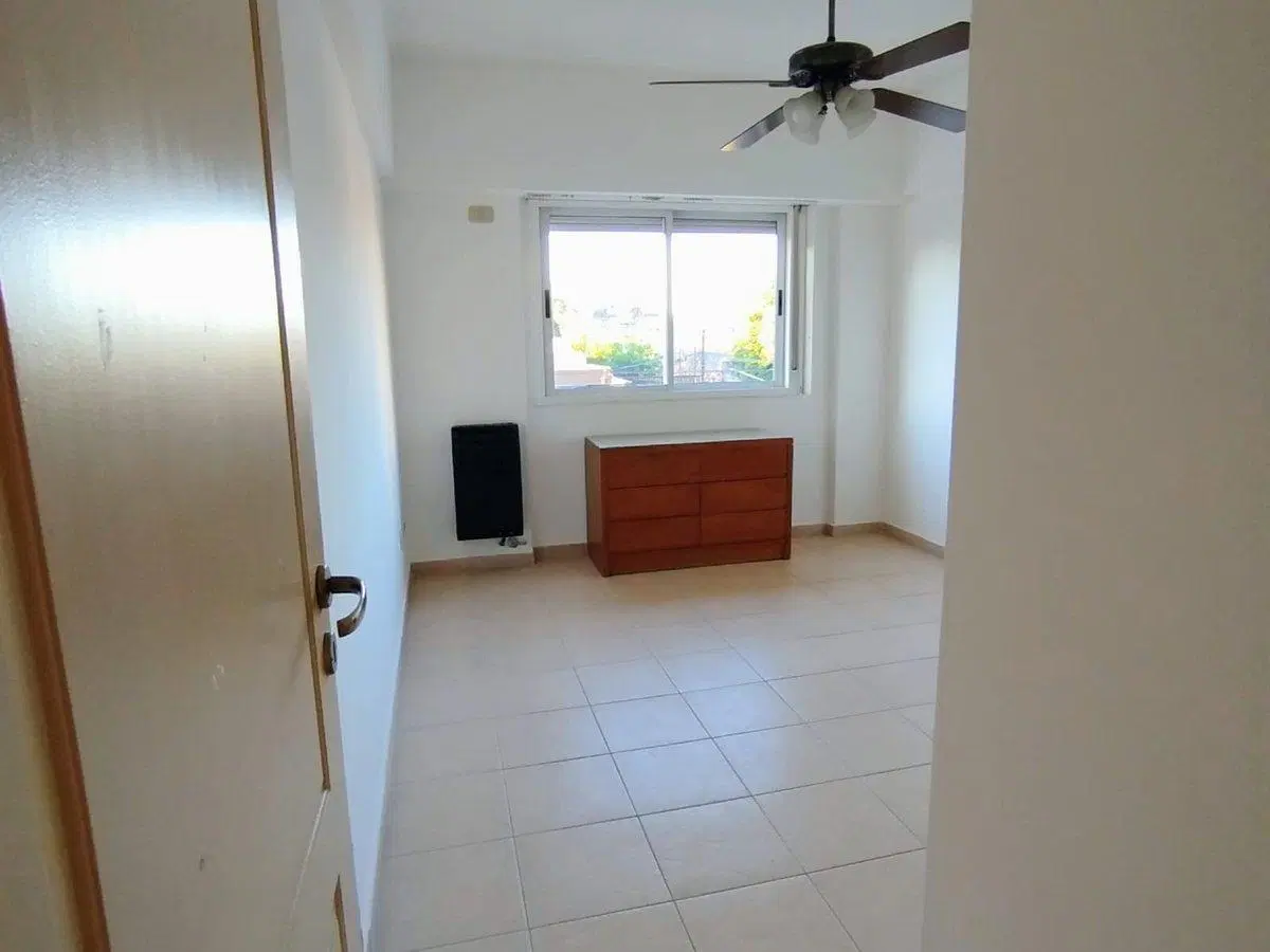 DEPARTAMENTO 3 AMB CON COCHERA BALCÓN RAMOS MEJIA 5