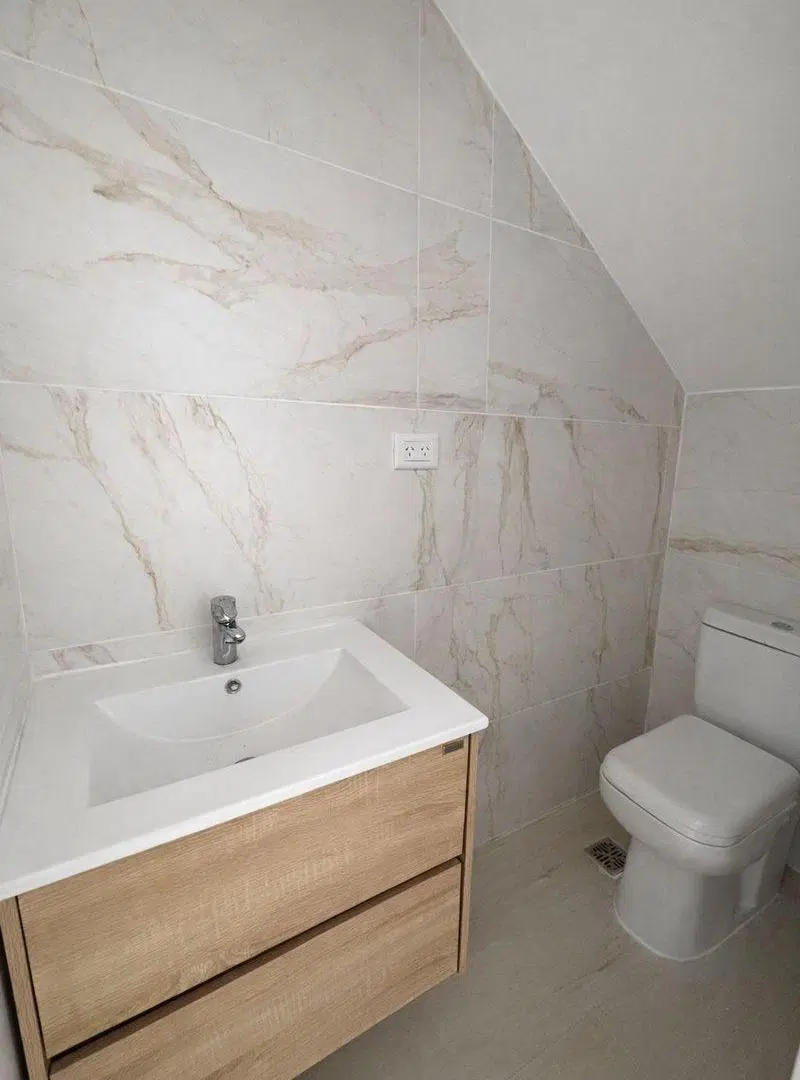 VENTA TRIPLEX A ESTRENAR 5amb V. ADELINA 4