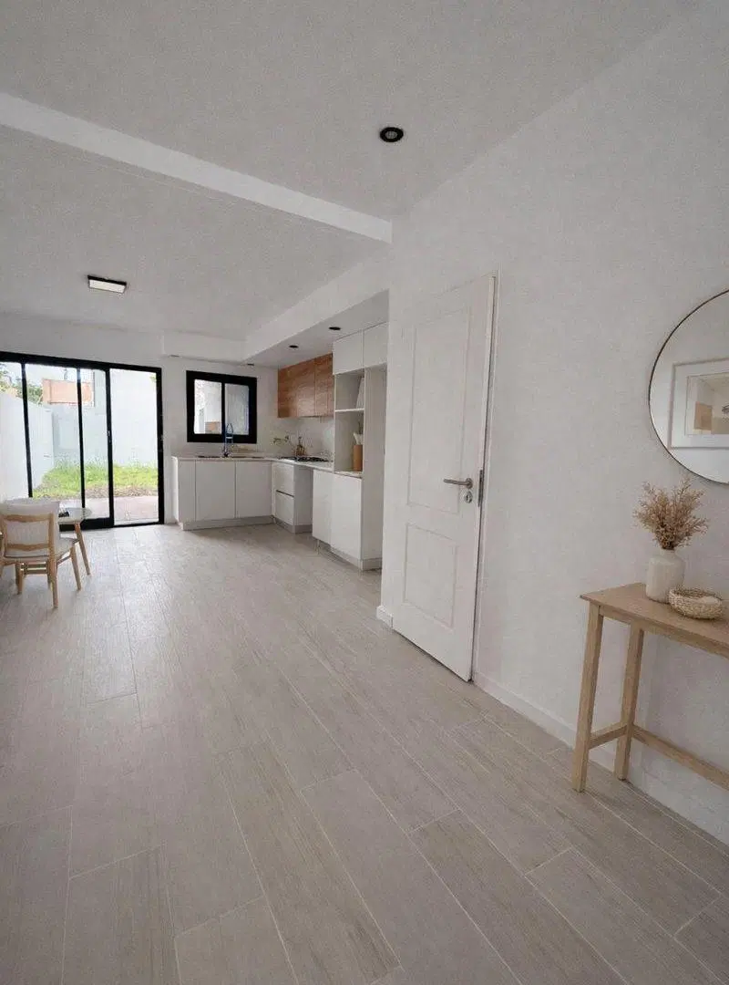 VENTA TRIPLEX A ESTRENAR 5amb V. ADELINA 2