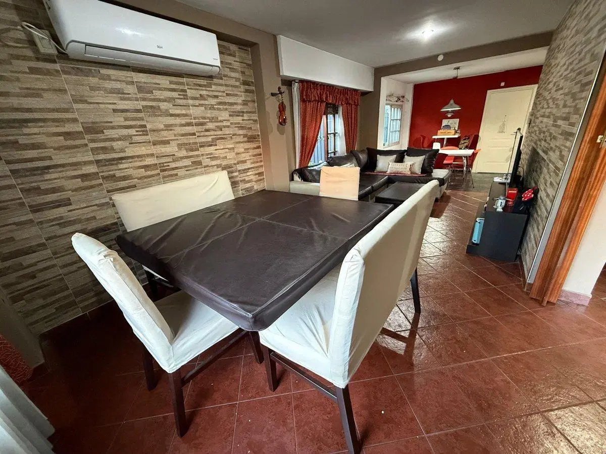VENTA AMPLIA CASA 4 AMB. TERRAZA PARRILLA COCHERAS 4