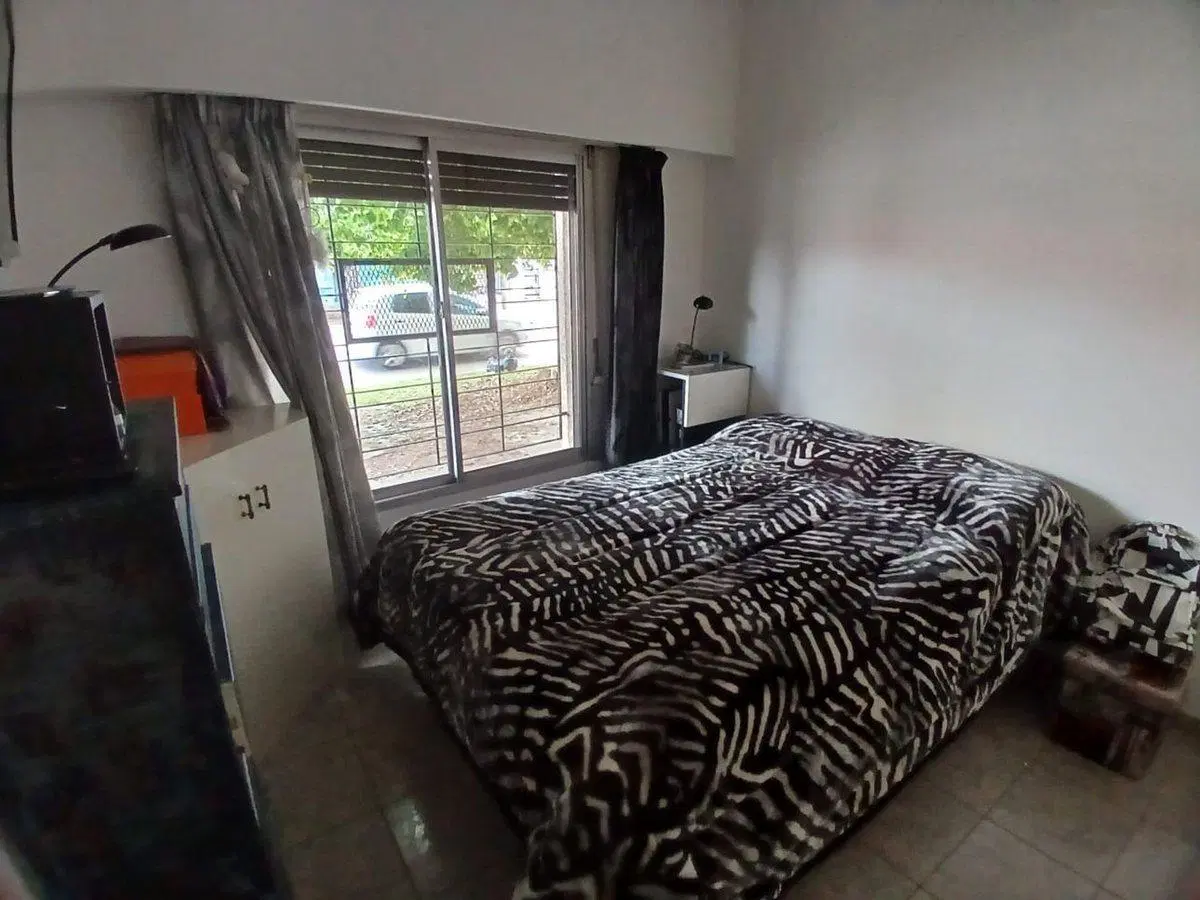 VENTA PH TIPO CASA 5AMB. GARAGE -TERRAZA - BERNAL 5