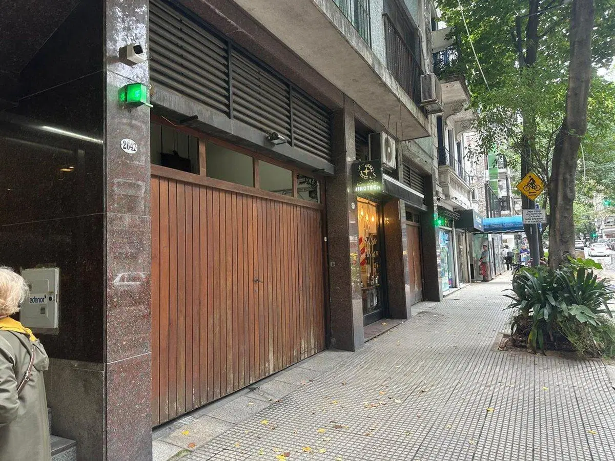 VENDO COCHERA PLANTA BAJA EN RECOLETA 5