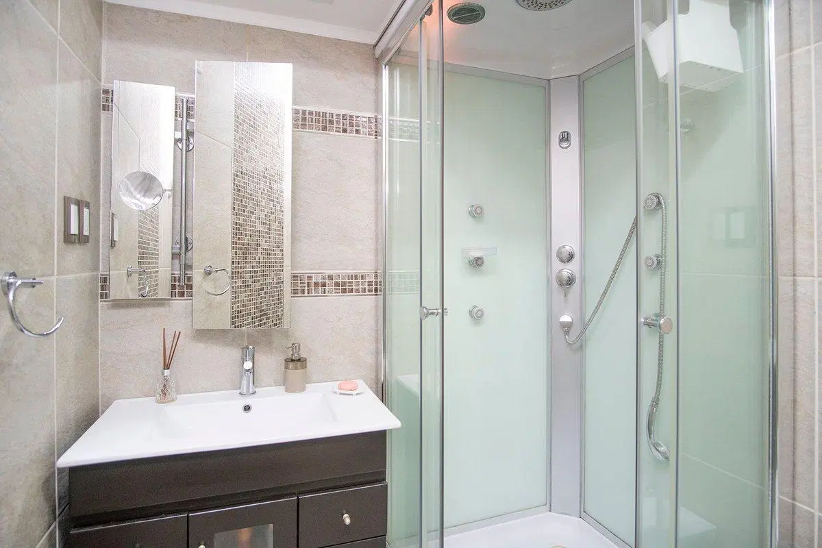 VENTA Casa con Parque y Pileta en Aldo Bonzi 2