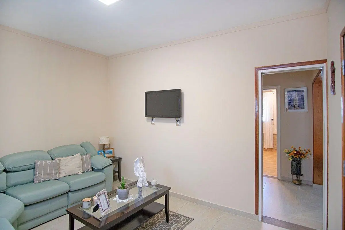 VENTA Casa con Parque y Pileta en Aldo Bonzi 3