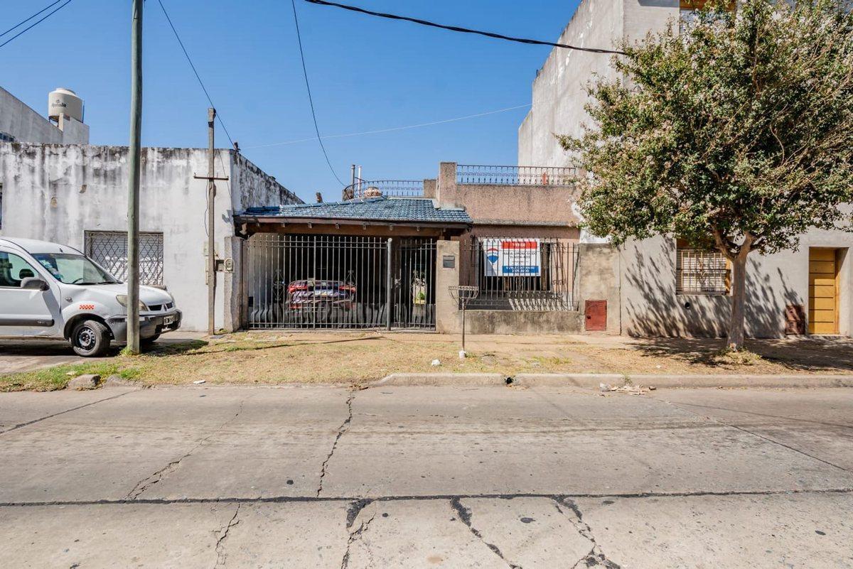 VENTA CASA 4 AMB RAMOS MEJIA - APTO CREDITO