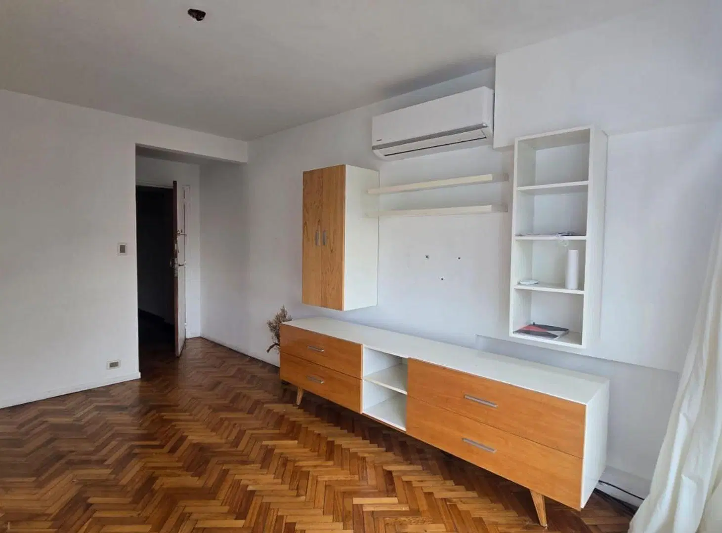 Venta semipiso 3amb.escritorio,terraza  RECOLETA 2