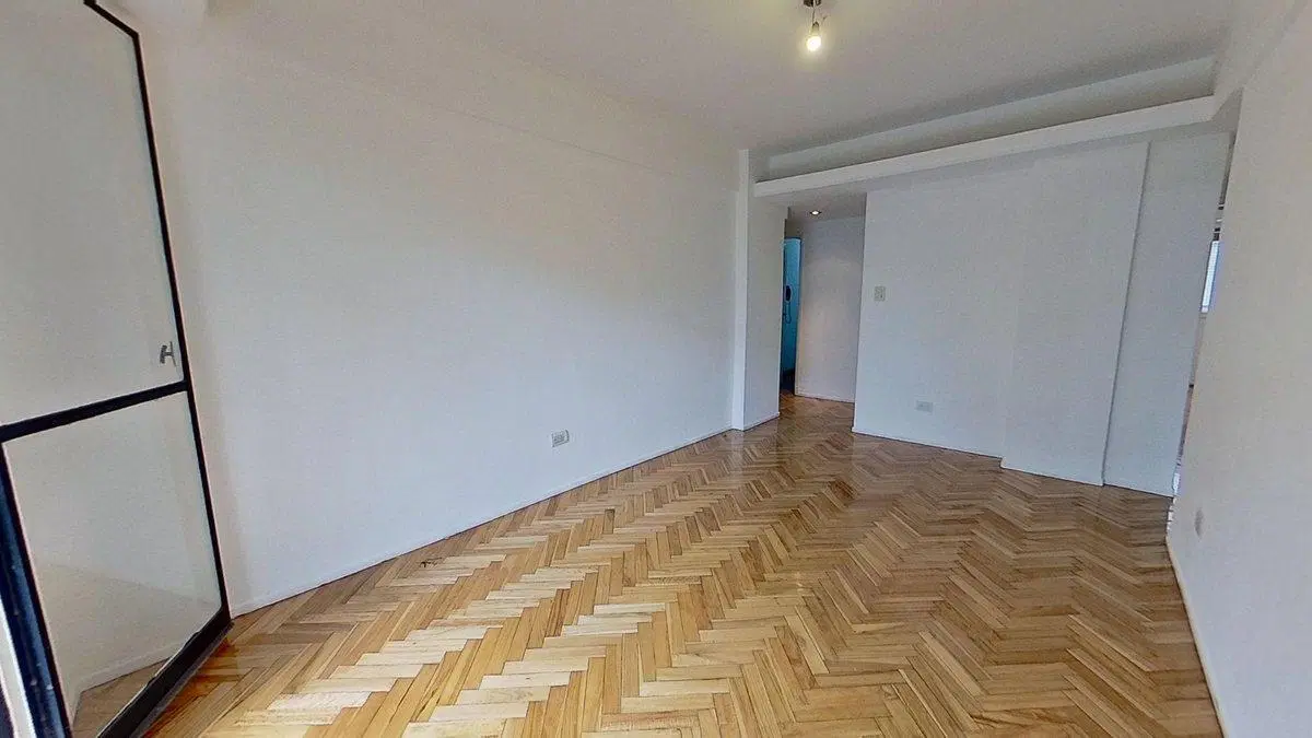 VENTA DEPTO 3 AMBIENTES CON DEPENDENCIA BALVANERA 5