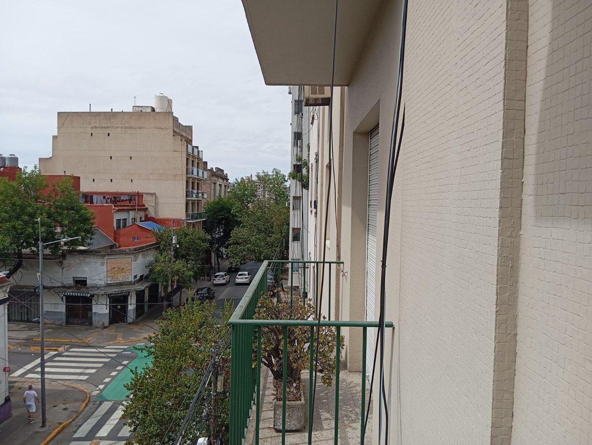 Foto de DEPARTAMENTO SEMIPISO 4 AMBIENTES CABA CON BALCON, imagen 3