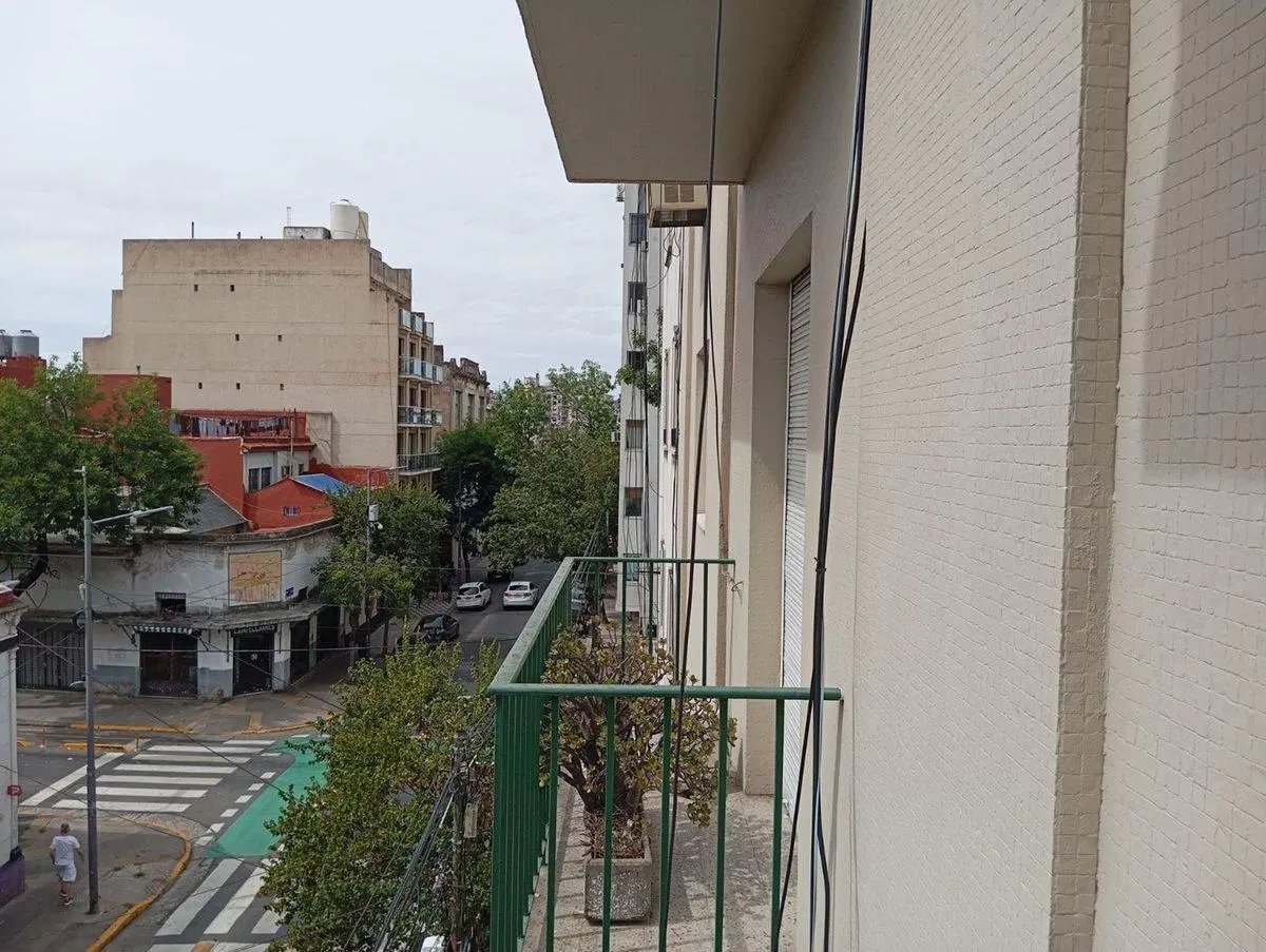 DEPARTAMENTO SEMIPISO 4 AMBIENTES CABA CON BALCON 3
