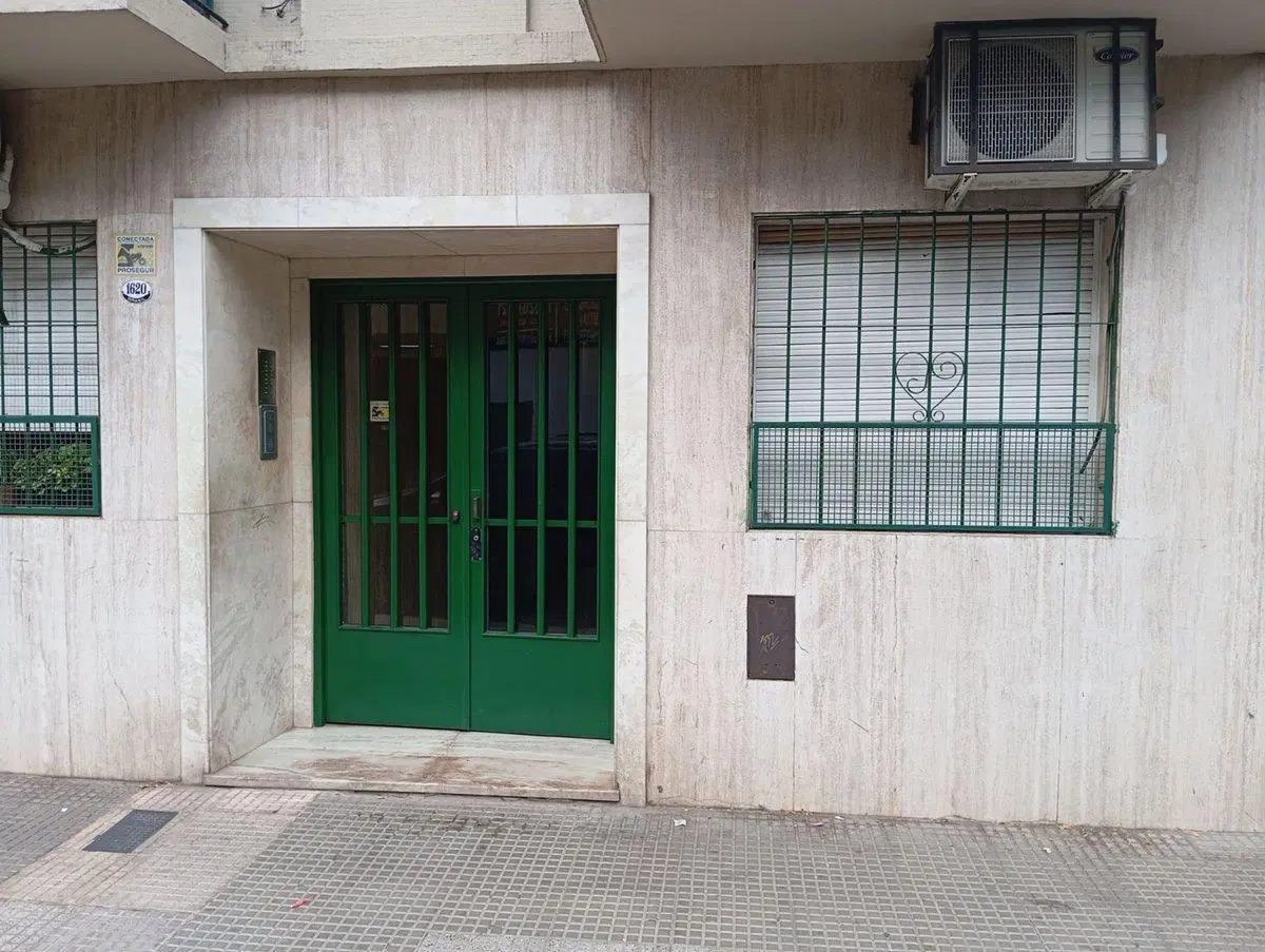 DEPARTAMENTO SEMIPISO 4 AMBIENTES CABA CON BALCON 4
