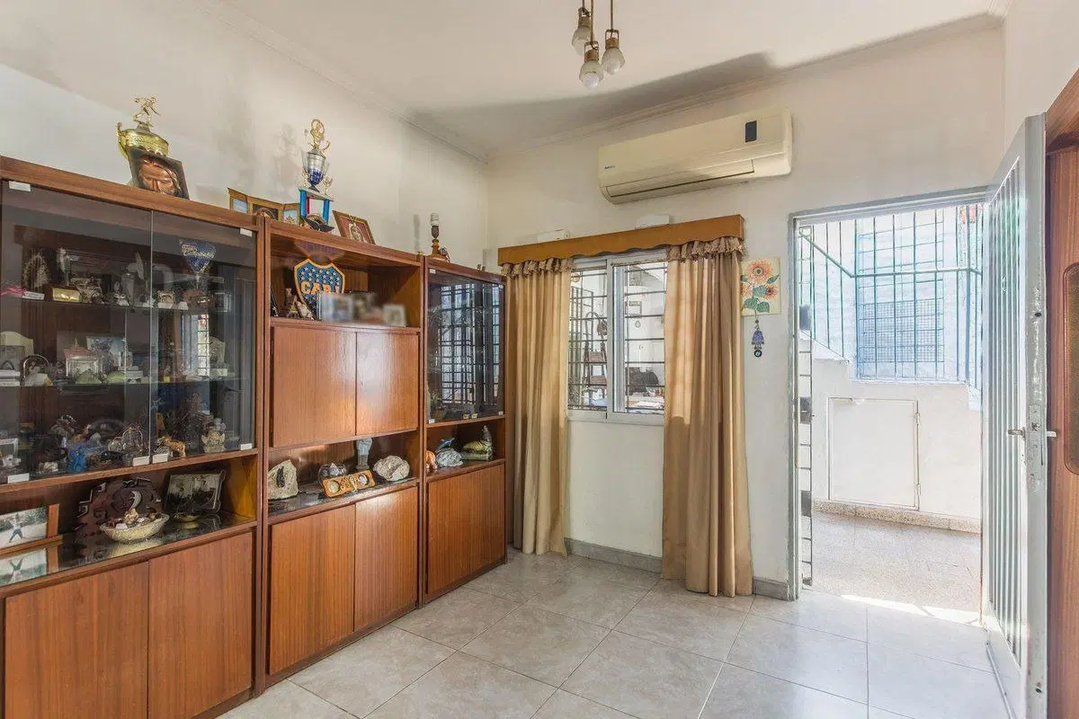 VENTA CASA 2 AMB +1  EN PALOMAR C/COCHERA Y PATIO 5