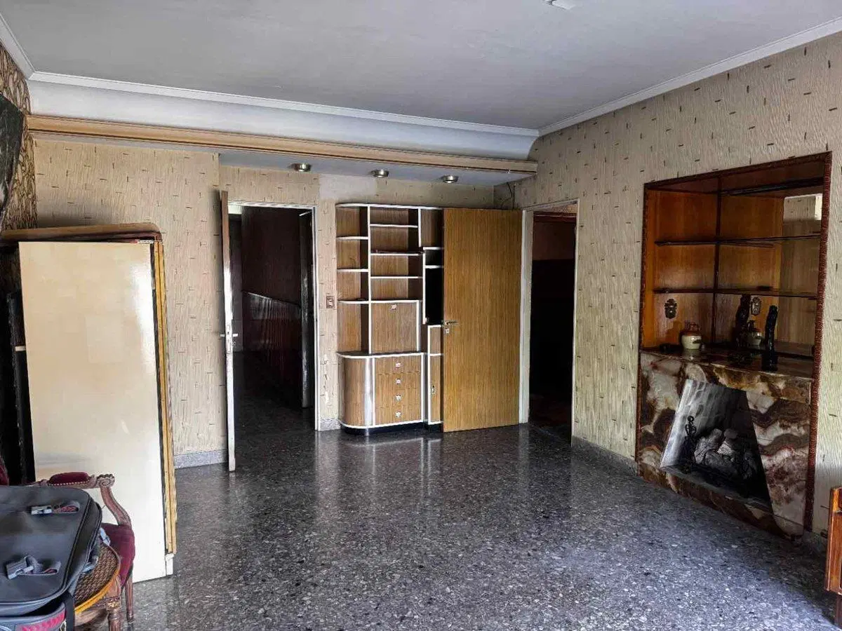 Casa con galpón, cocheras y gran fondo 4