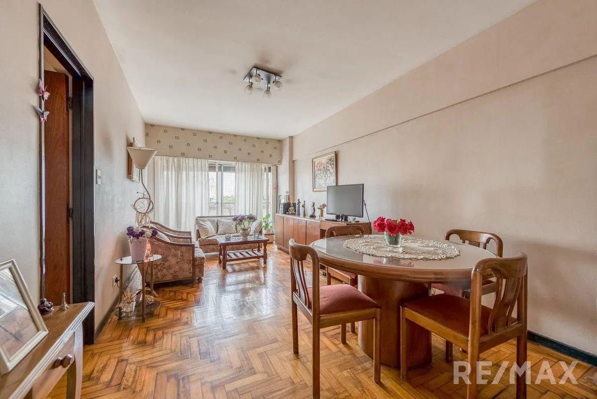 VENTA DEPARTAMENTO 4 AMBIENTES FLORESTA 5