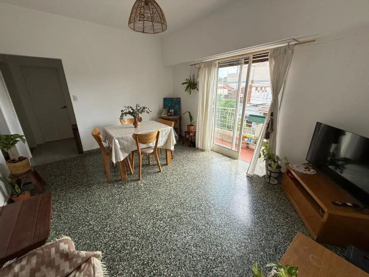 VENTA AMPLIO DPTO 3 AMB. TAPIALES C/BALCÓN CORRIDO 3