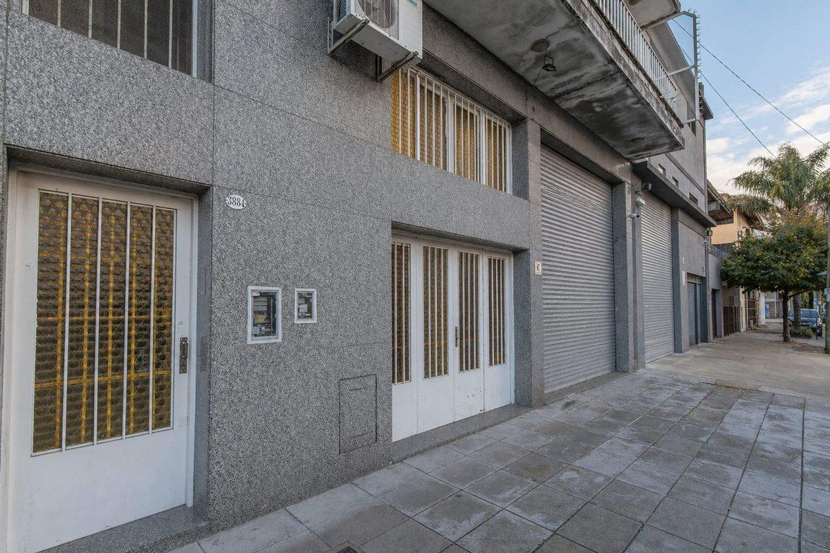 VENTA DEPOSITO MAS CASA Y DEPTO CIUDADELA