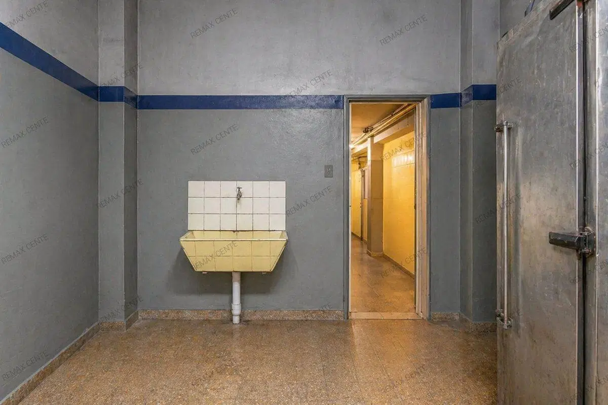 VENTA  DEPOSITO MAS CASA Y DEPTO CIUDADELA 3