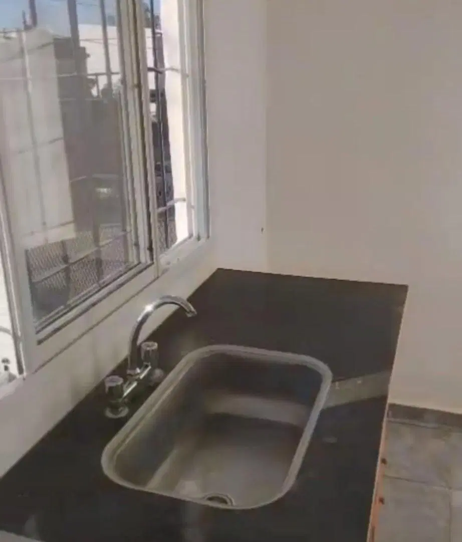 VENTA EDIFICIO 2 PISOS / 8 DTOS EZEIZA 5