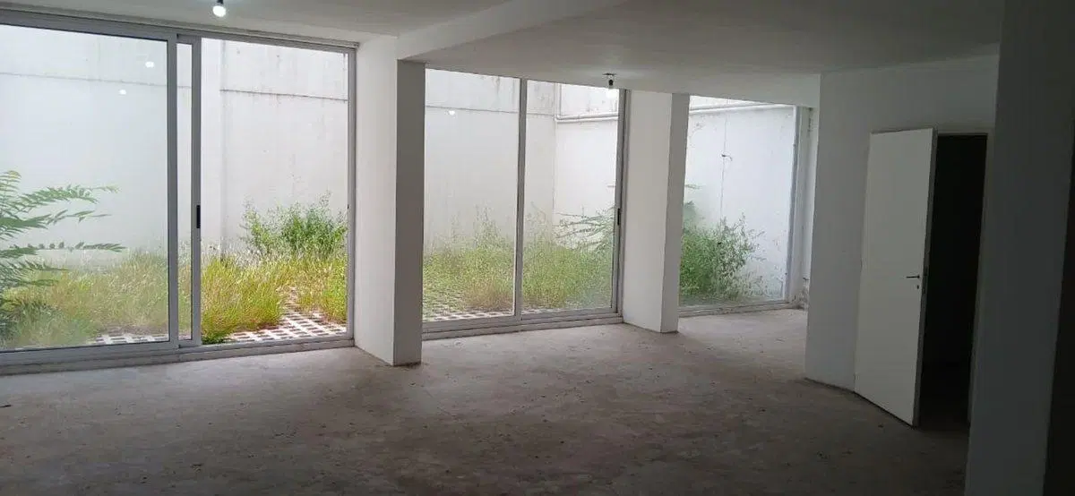 VENTA - LOCAL COMERCIAL A LA CALLE - FLORES 5