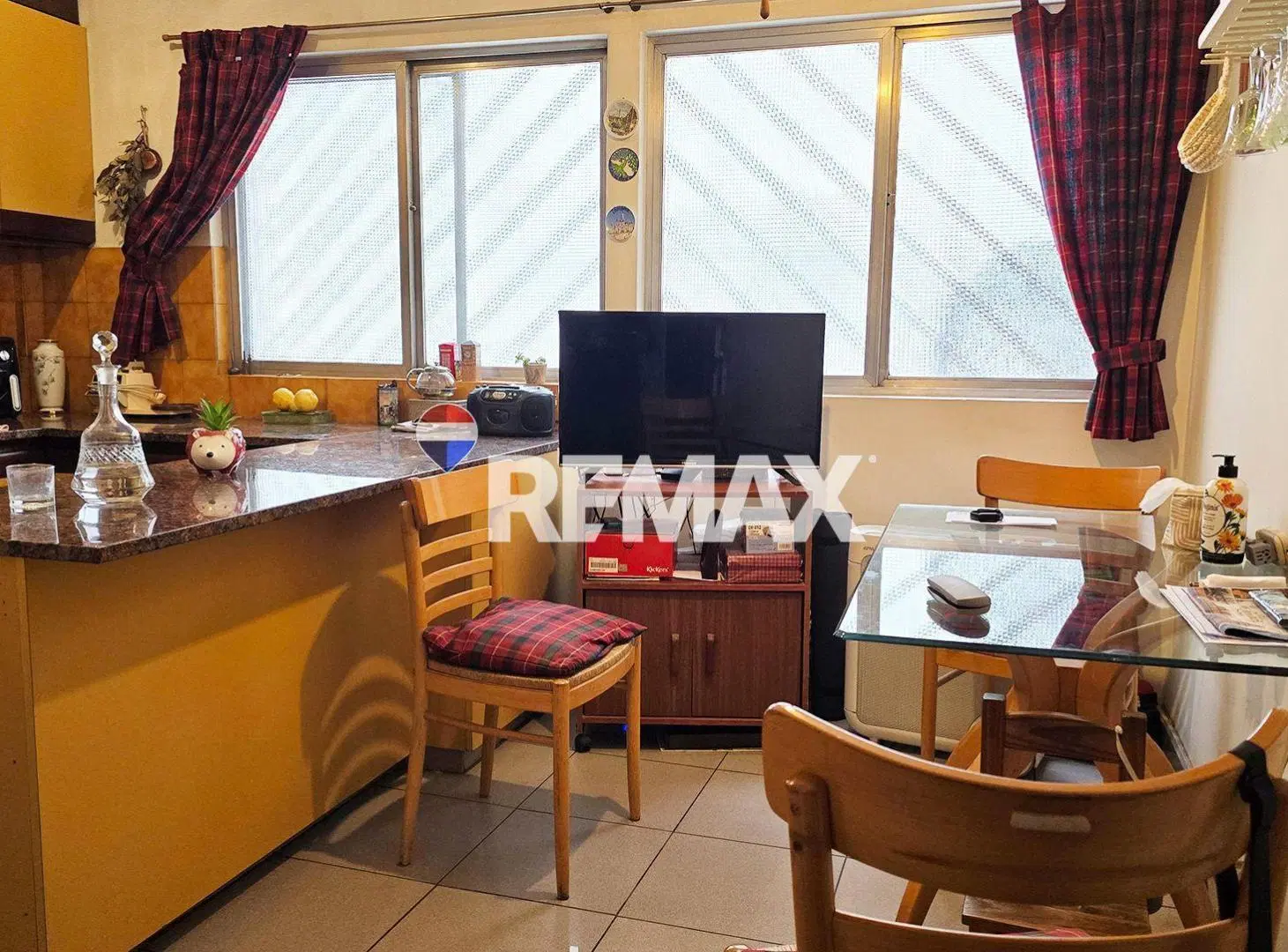 VENTA DEPTO. - PH EN 2 PLANTAS Y TERRAZA-QUINCHO 4